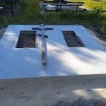 Сіра плитка з каменю для пам’ятника